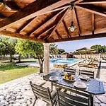 Skidi Beach House